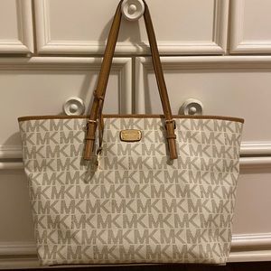 Michael Kors Jet Set Travel Tote